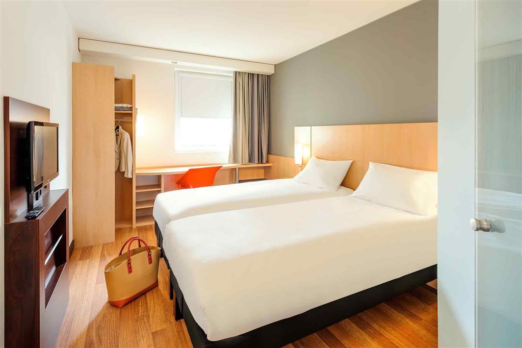 ไอบิส เบอร์ลิน คูร์เฟือยร์สเตนดัมม์ Hotel ภายนอก รูปภาพ