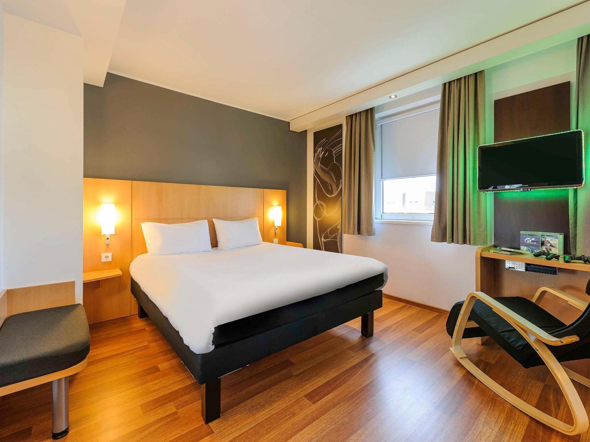 ไอบิส เบอร์ลิน คูร์เฟือยร์สเตนดัมม์ Hotel ภายนอก รูปภาพ